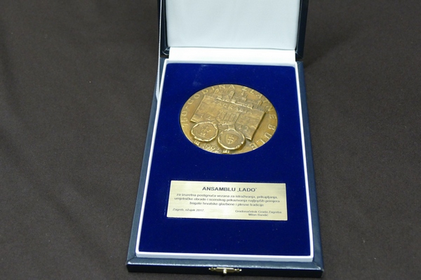 Ladu uručena Medalja Grada Zagreba