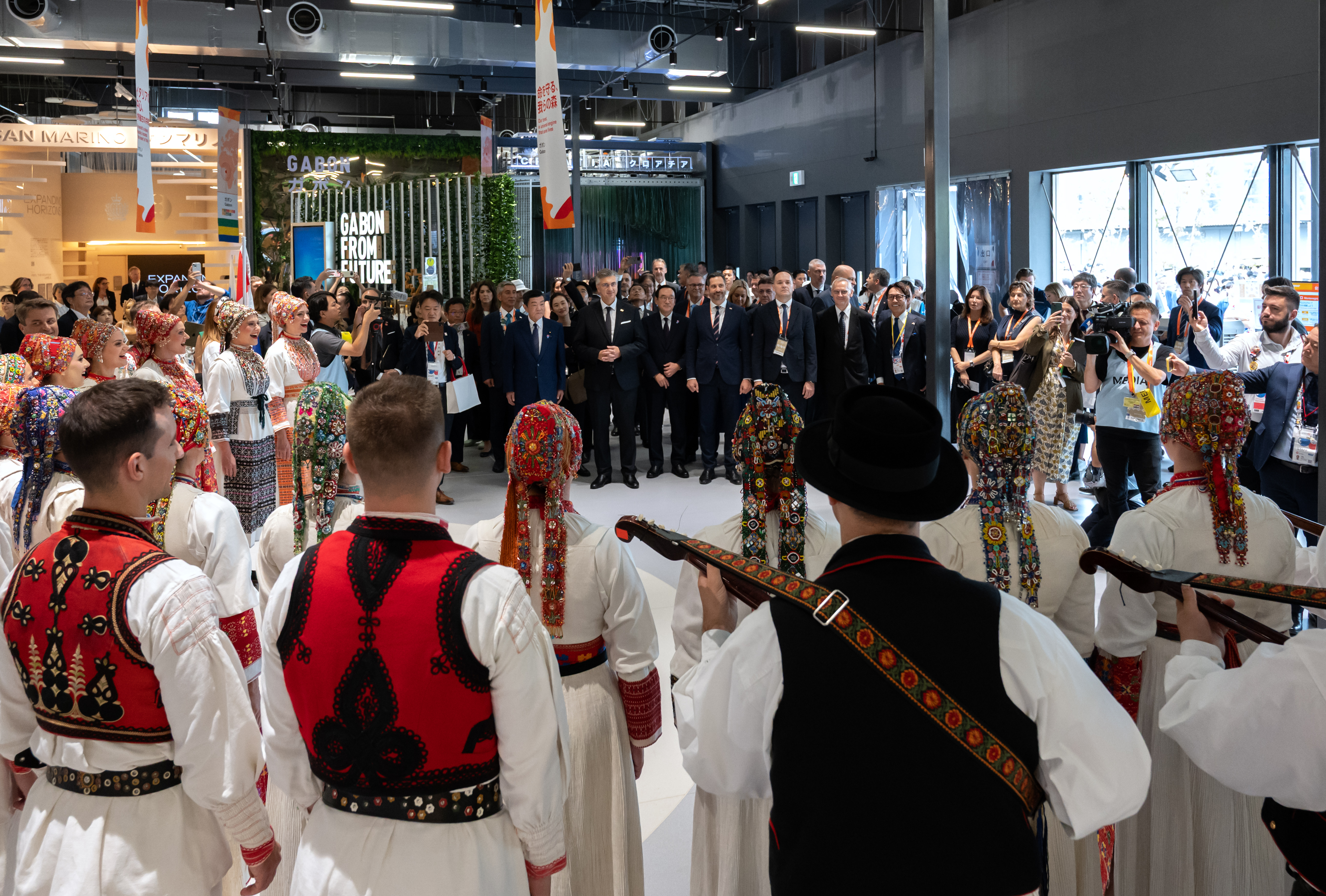 Ansambl LADO nastupom na Svjetskoj izložbi EXPO u Osaki predstavio kulturnu baštinu Republike Hrvatske