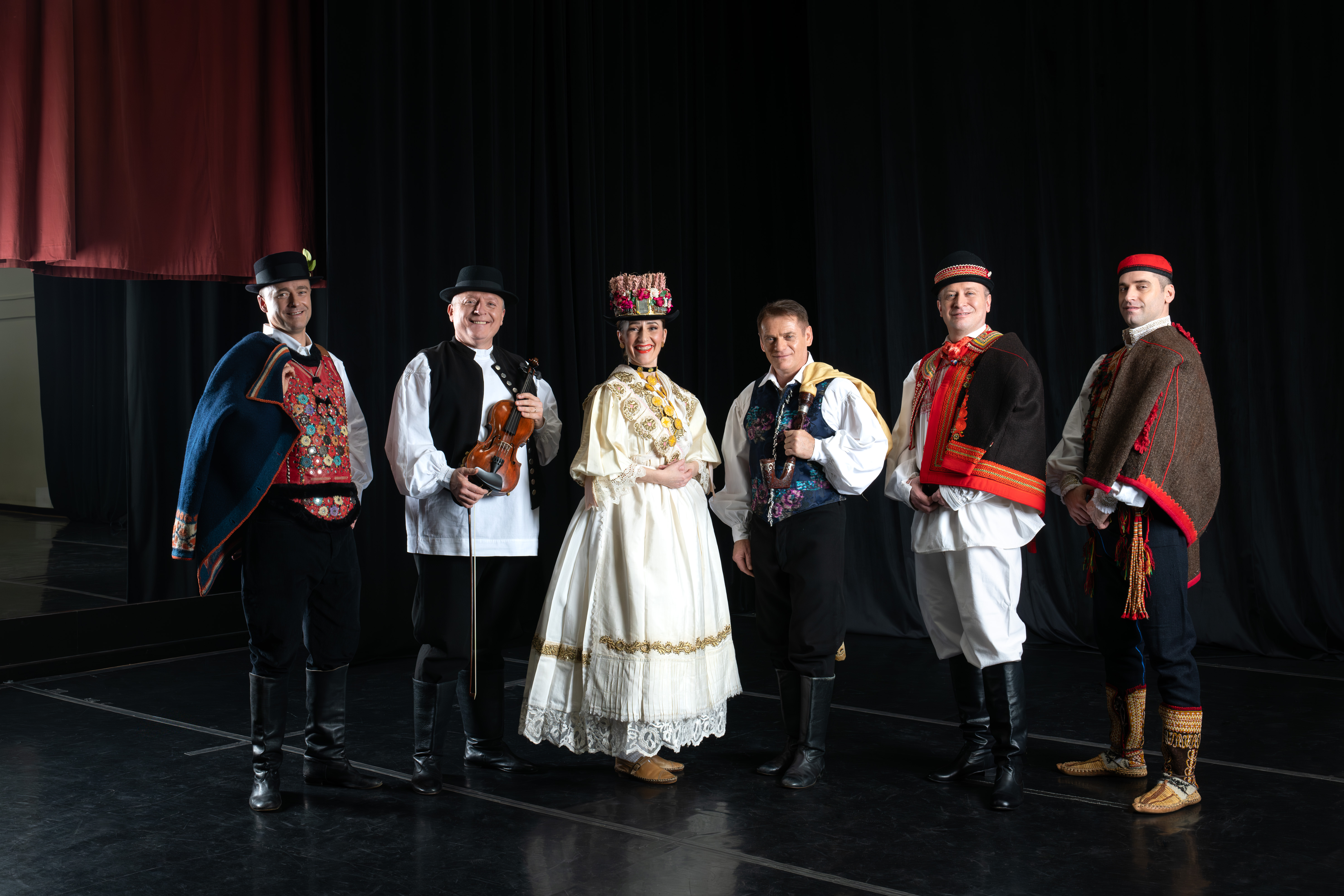 U Ansamblu LADO promovirani novi plesači pjevači prvaci i prvi koncertni majstori