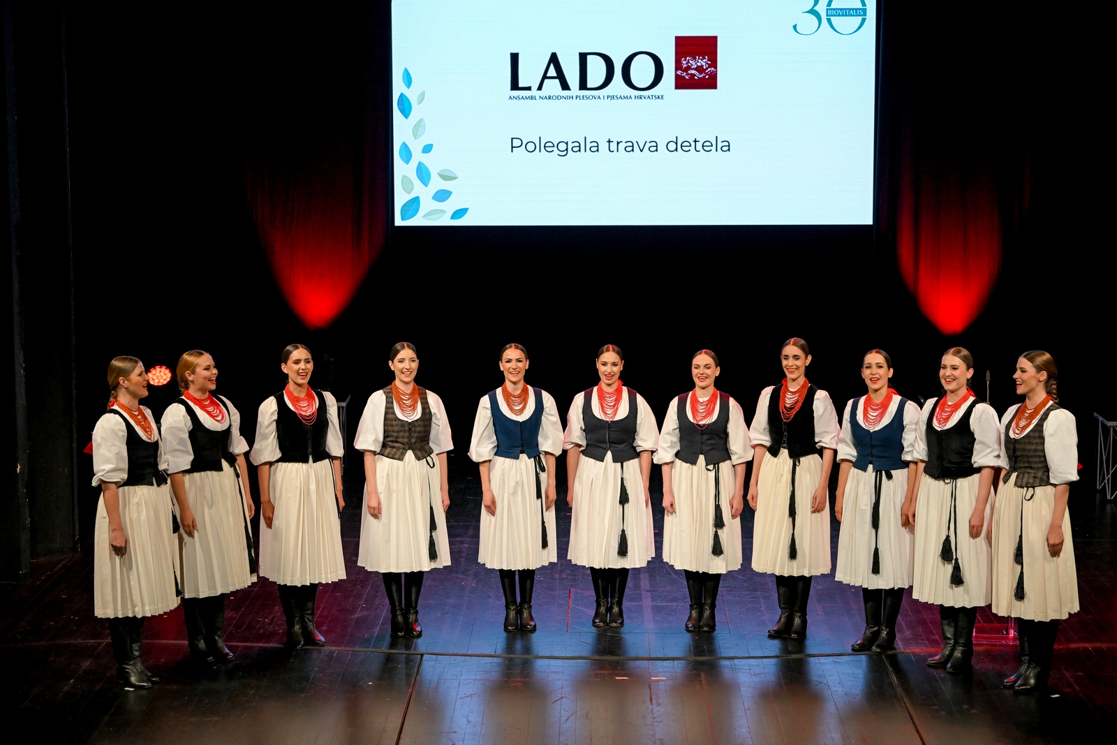Ansambl LADO okrunio 30. obljetnicu tvrtke Biovitalis: Pjesma, tradicija i nastavak uspješne suradnje